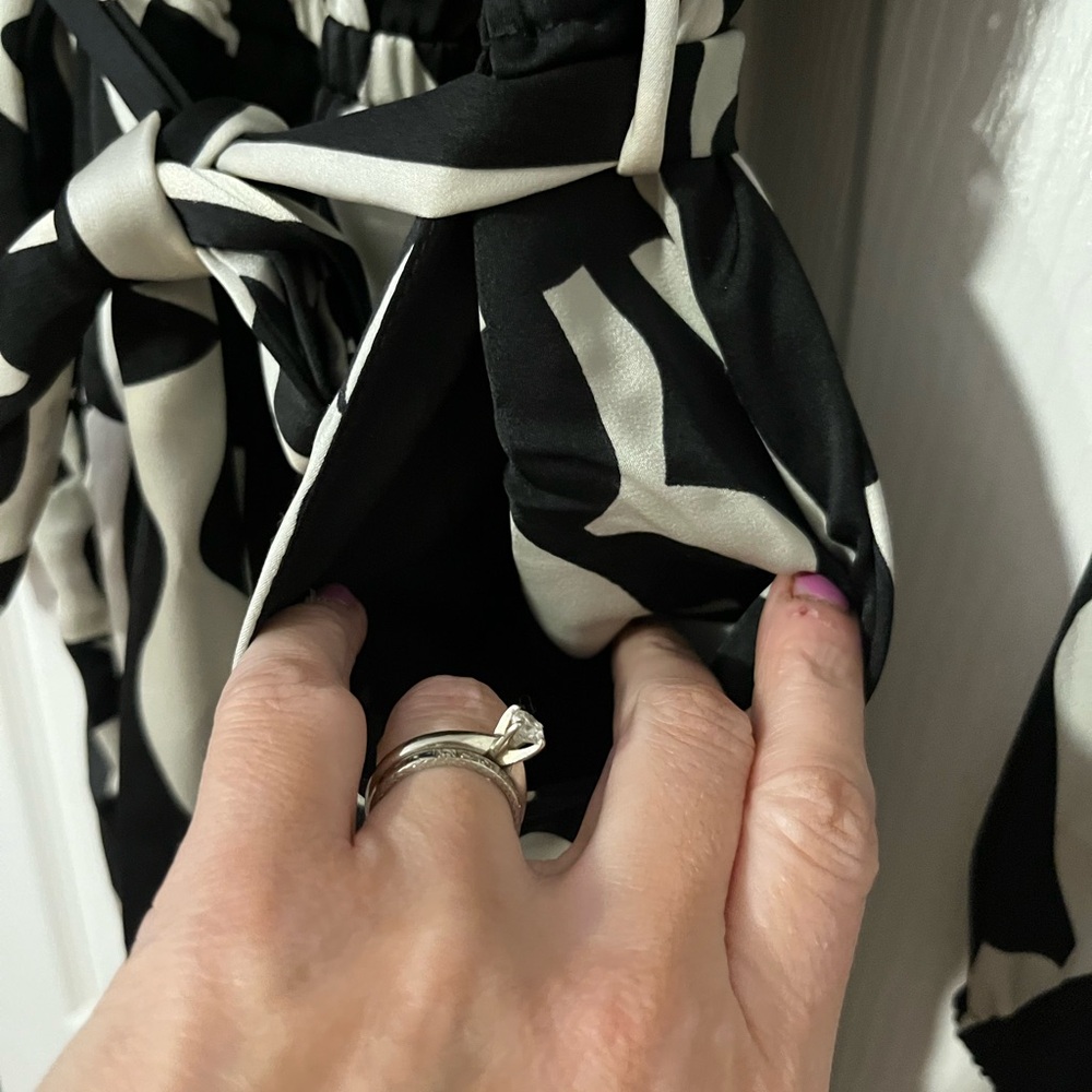 MELLODAY Black & White Abstract Wrap Jumpsuit - Picture 11 of 11
